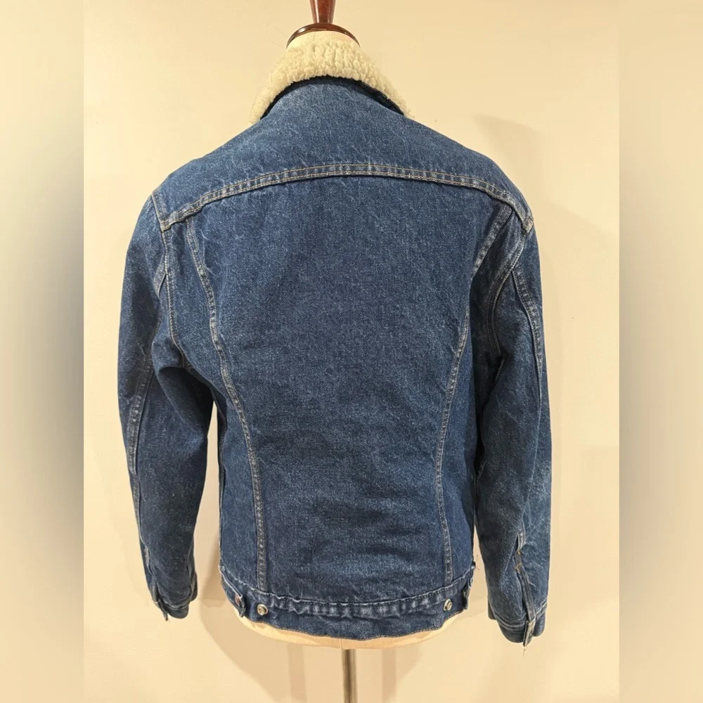 Vintage Levi's Sherpa lined jean jacket - Picture 4 of 14